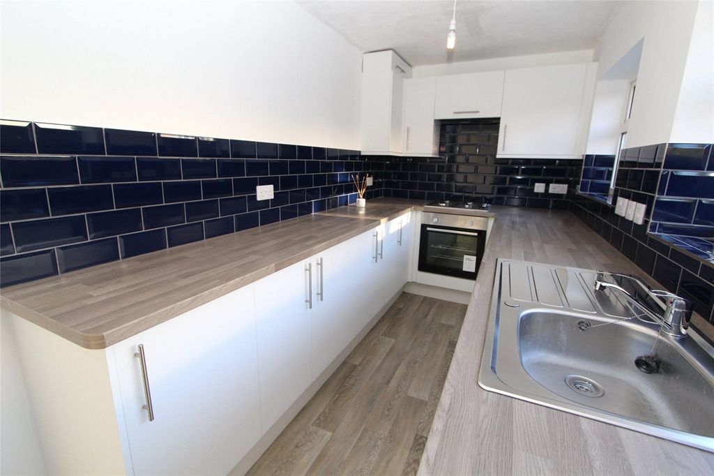 Property photo 3 of 11 Picture No. 15