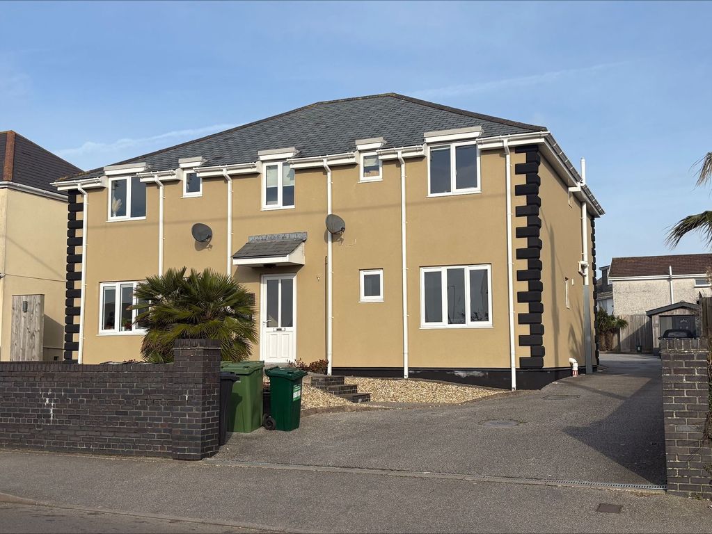 Property photo 1 of 12 External