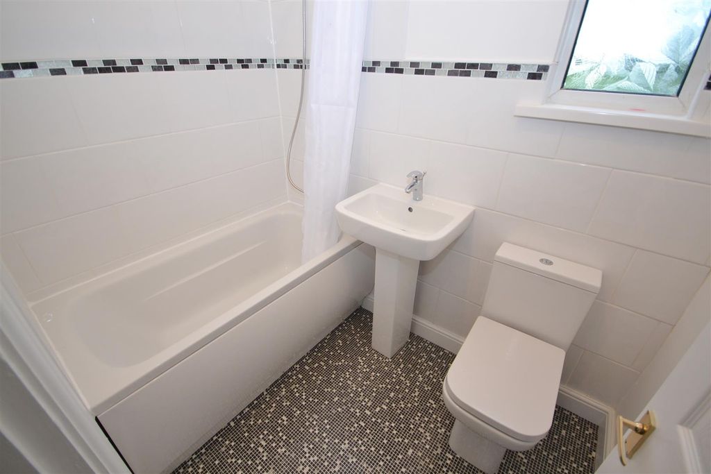 Property photo 2 of 5 Bathroom