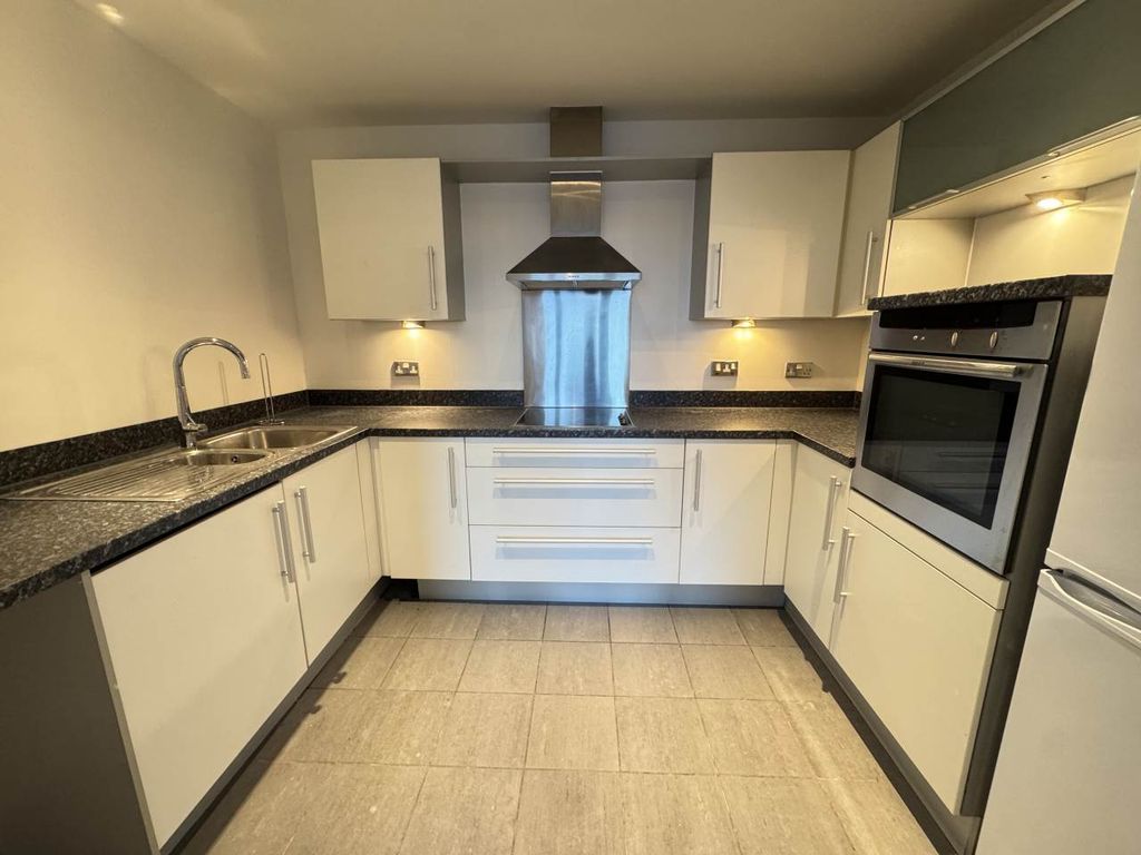 Property photo 1 of 6 Kitchen (1) Con