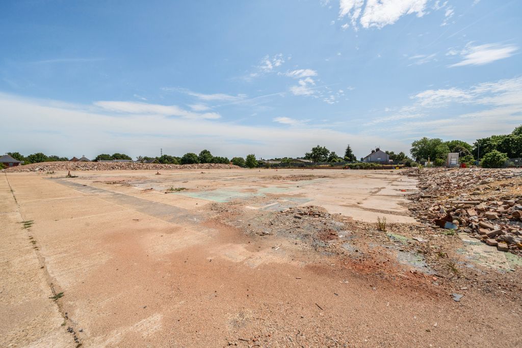 Property photo 3 of 7 Photo 17