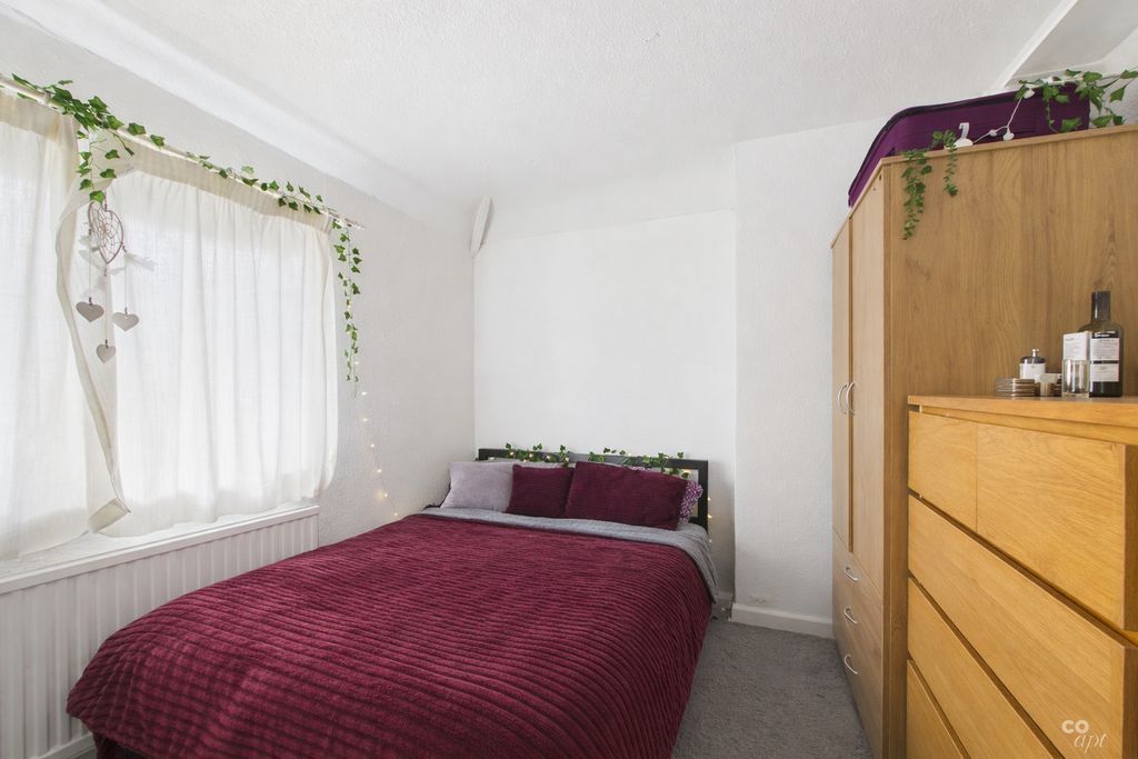 Property photo 1 of 9 Photo 15