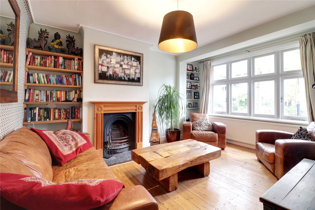 Property photo 2 of 18 Picture No. 28