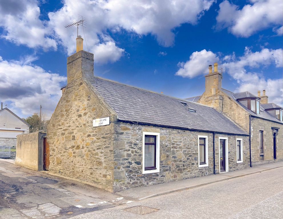 Property photo 2 of 32