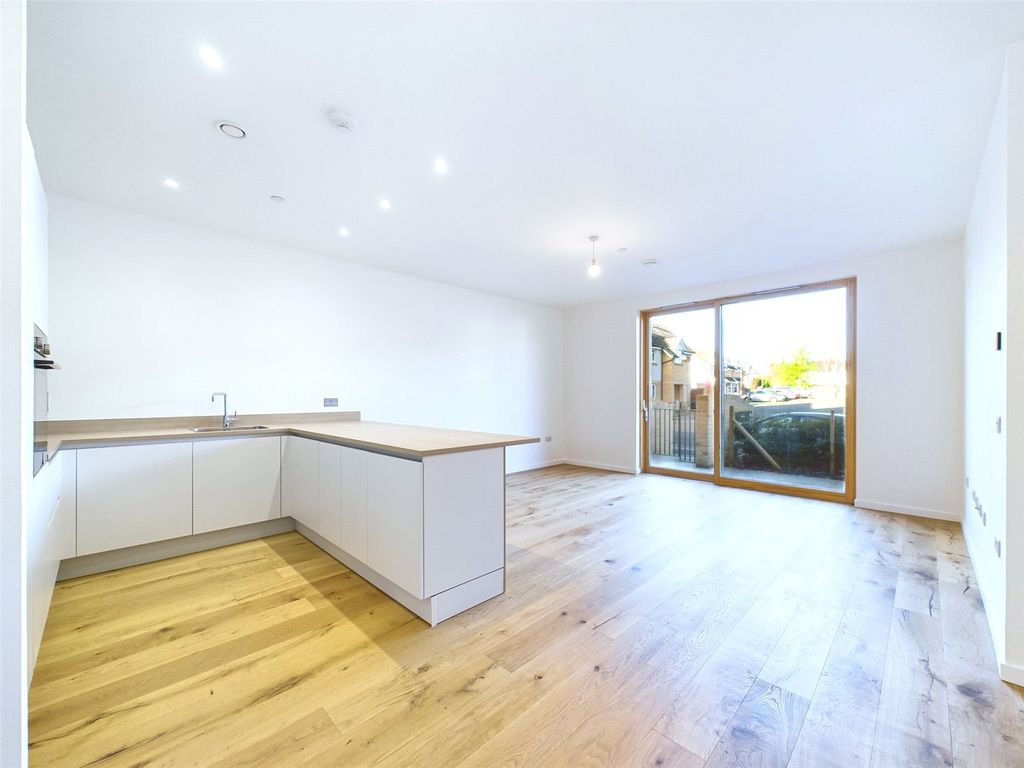 Property photo 2 of 18 Picture No. 27
