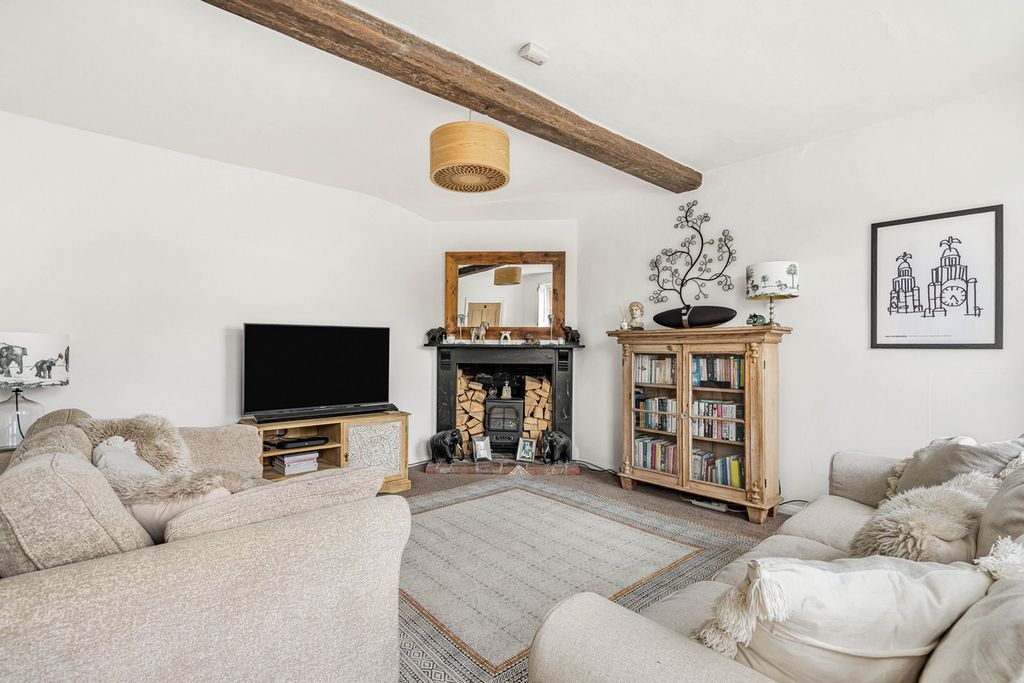 Property photo 2 of 46
