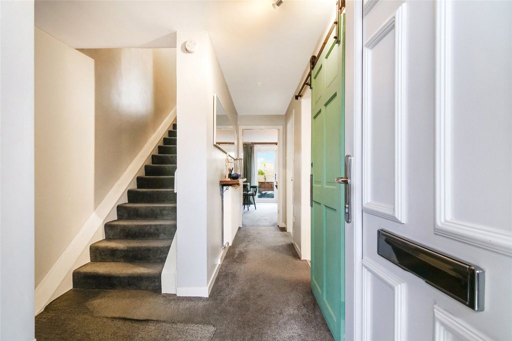 Property photo 2 of 15 Picture No. 23