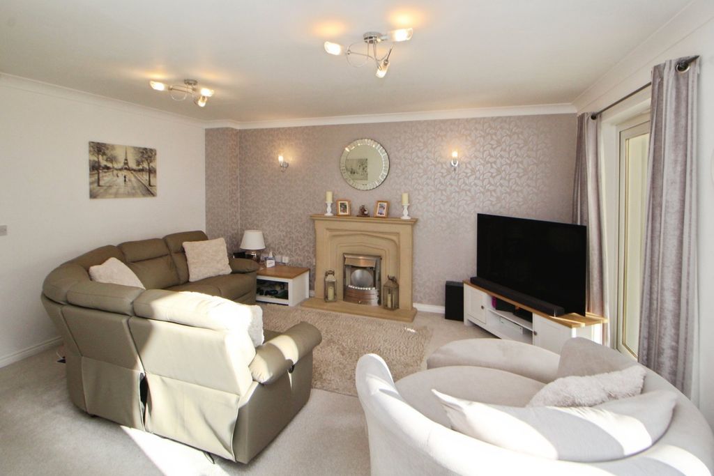 Property photo 2 of 15 Picture No. 09