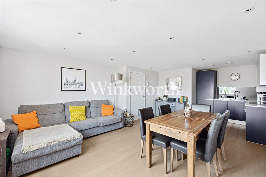 Property photo 3 of 18 Picture No. 07