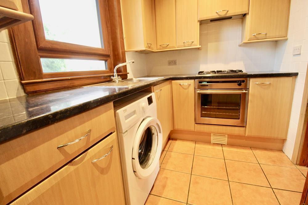 Property photo 3 of 7 Kitchen