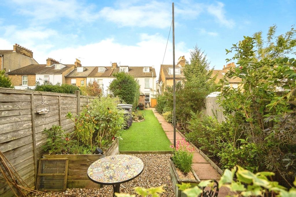 Property photo 2 of 17 Picture No. 20