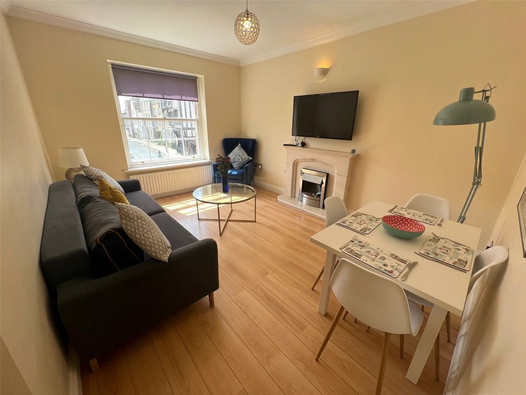 Property photo 2 of 10 Picture No. 18