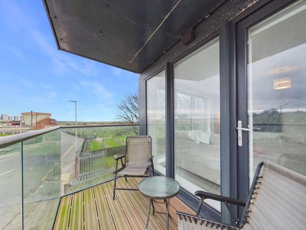 Property photo 2 of 31