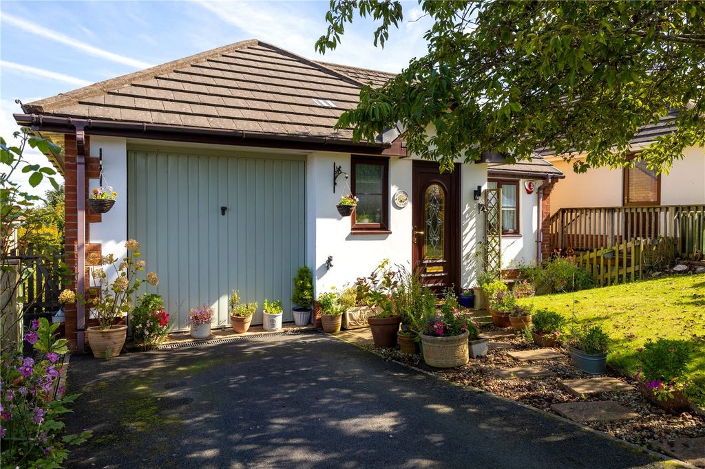 Property photo 2 of 35 Picture No. 77