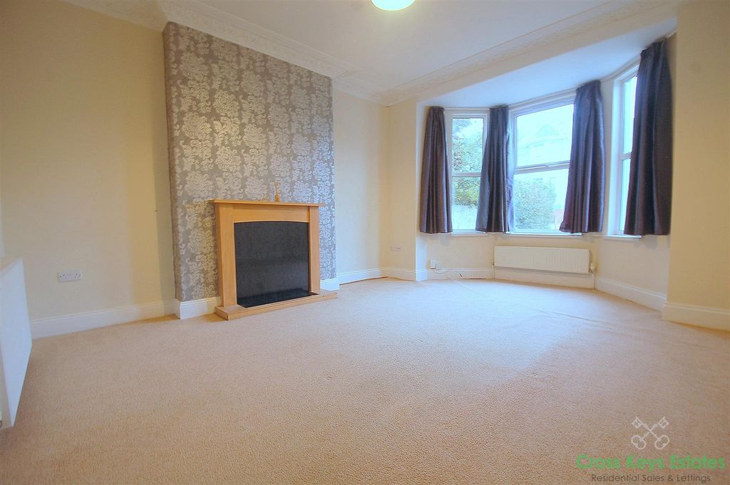 Property photo 2 of 11 Sitting Room.Jpg