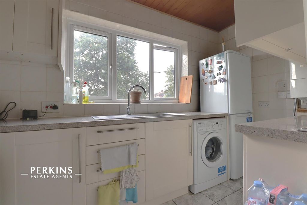 Property photo 2 of 6 Kitchen.Jpg