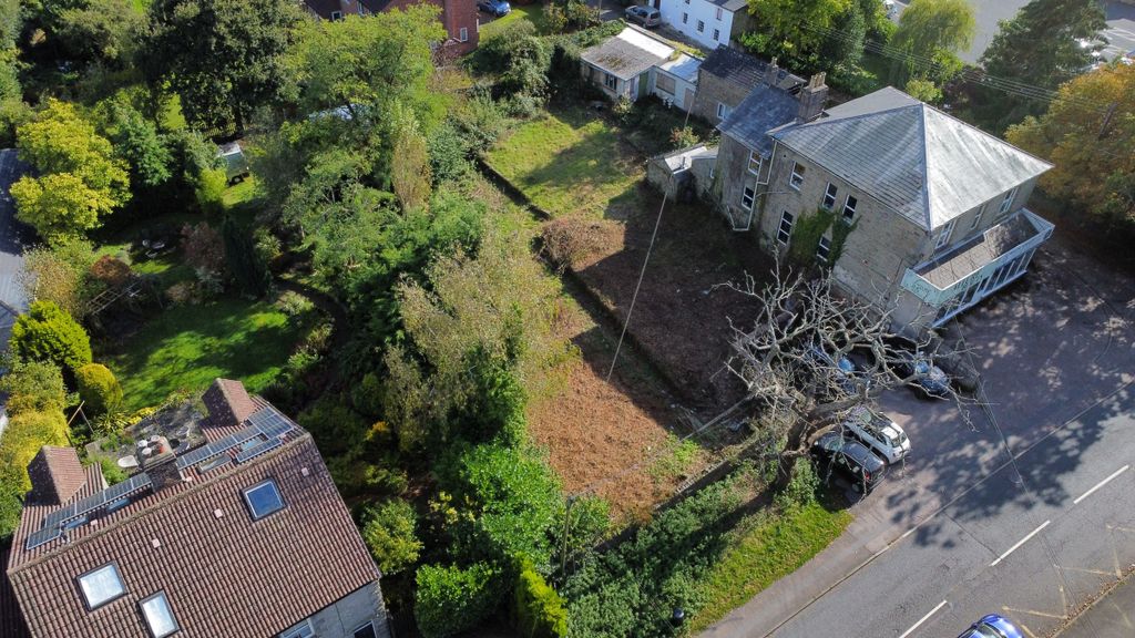 Property photo 3 of 8