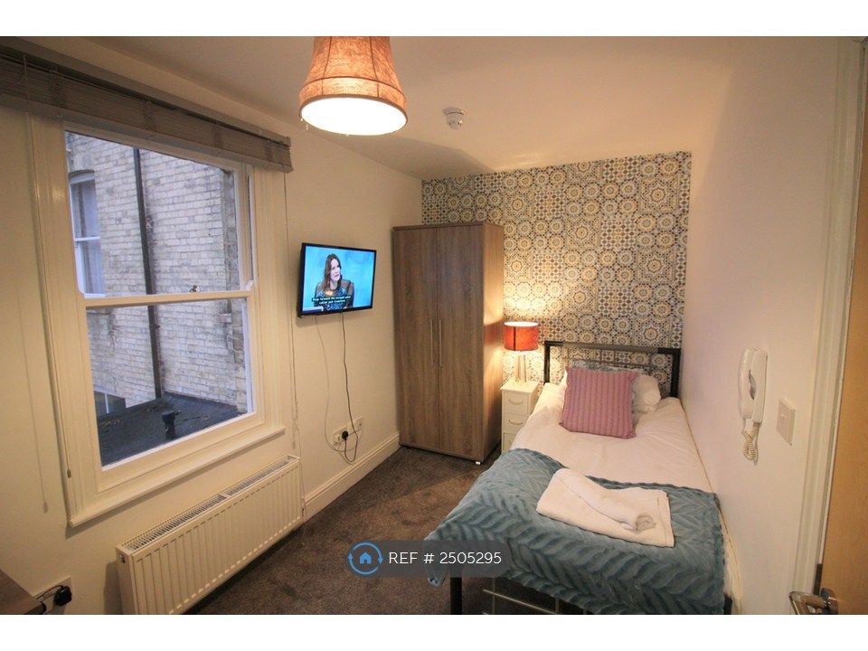 Property photo 2 of 10 Single Bed