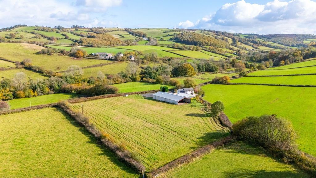 Property photo 2 of 23