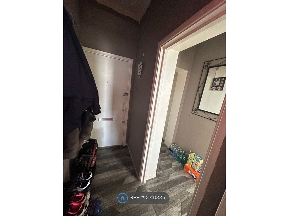 Property photo 2 of 12 Bedroom