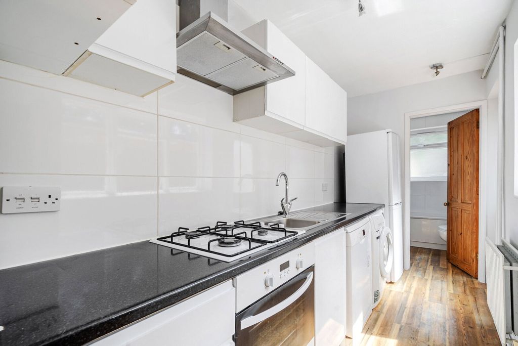 Property photo 3 of 15 1488551-12-6A4d02...