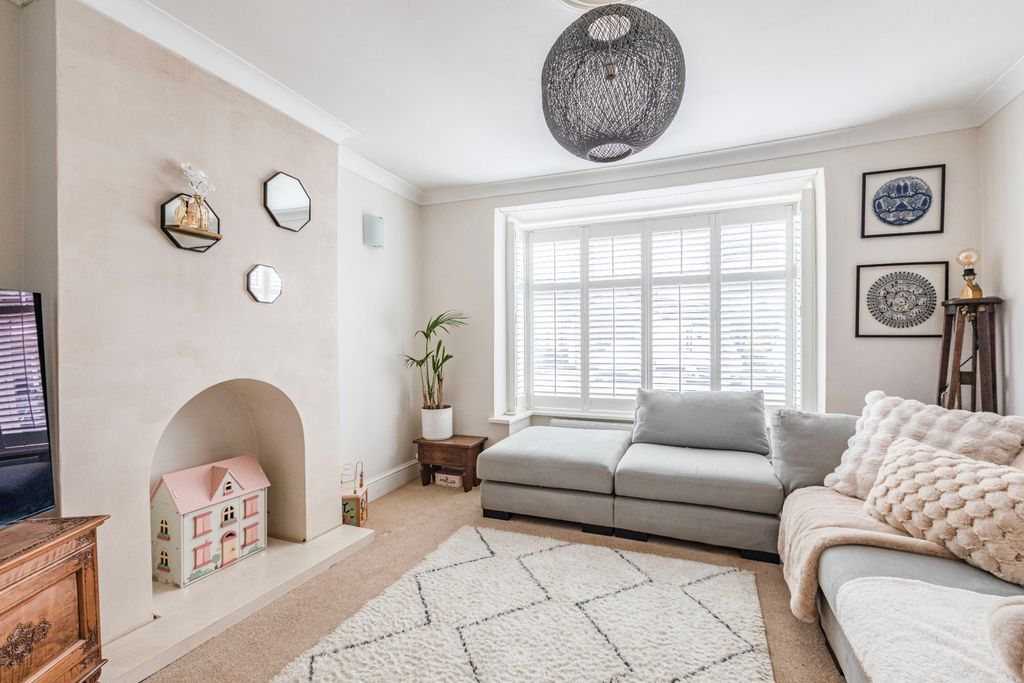 Property photo 2 of 17 Picture No. 52