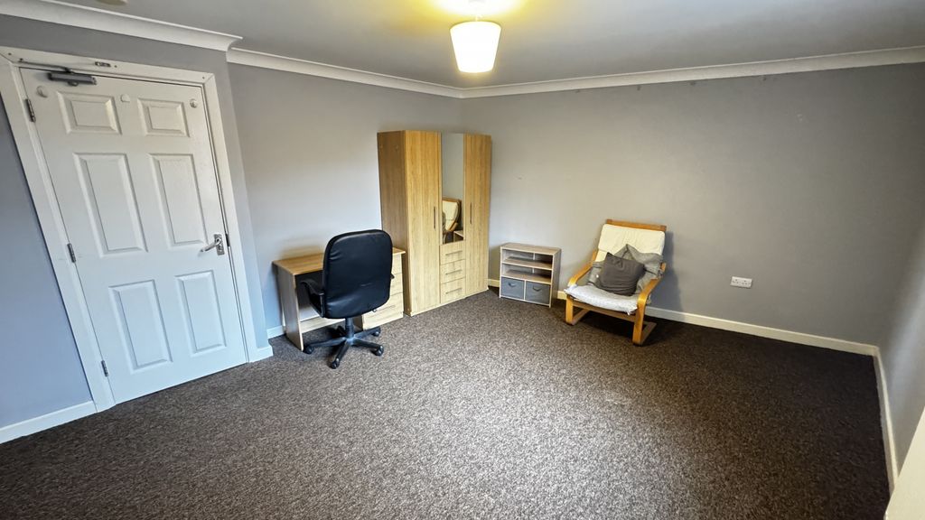 Property photo 1 of 6 16A Wilson Street, Room 2