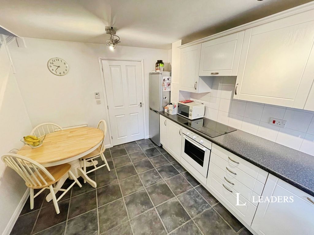 Property photo 3 of 8 Pbox-Img.Jpg