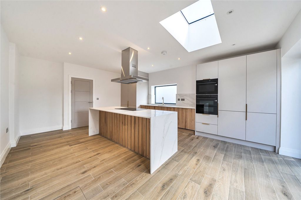 Property photo 2 of 15 Picture No. 07
