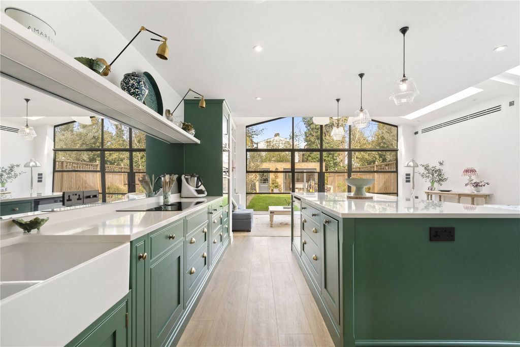 Property photo 2 of 19 Picture No. 13