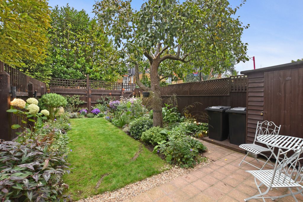 Property photo 2 of 11 Gallery