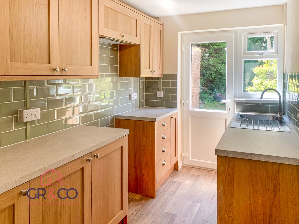 Property photo 2 of 24 Kitchen