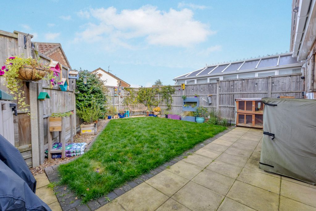 Property photo 2 of 20 2025-11-03-10Stirlingway031