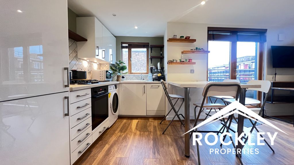 Property photo 3 of 15 Kitchen