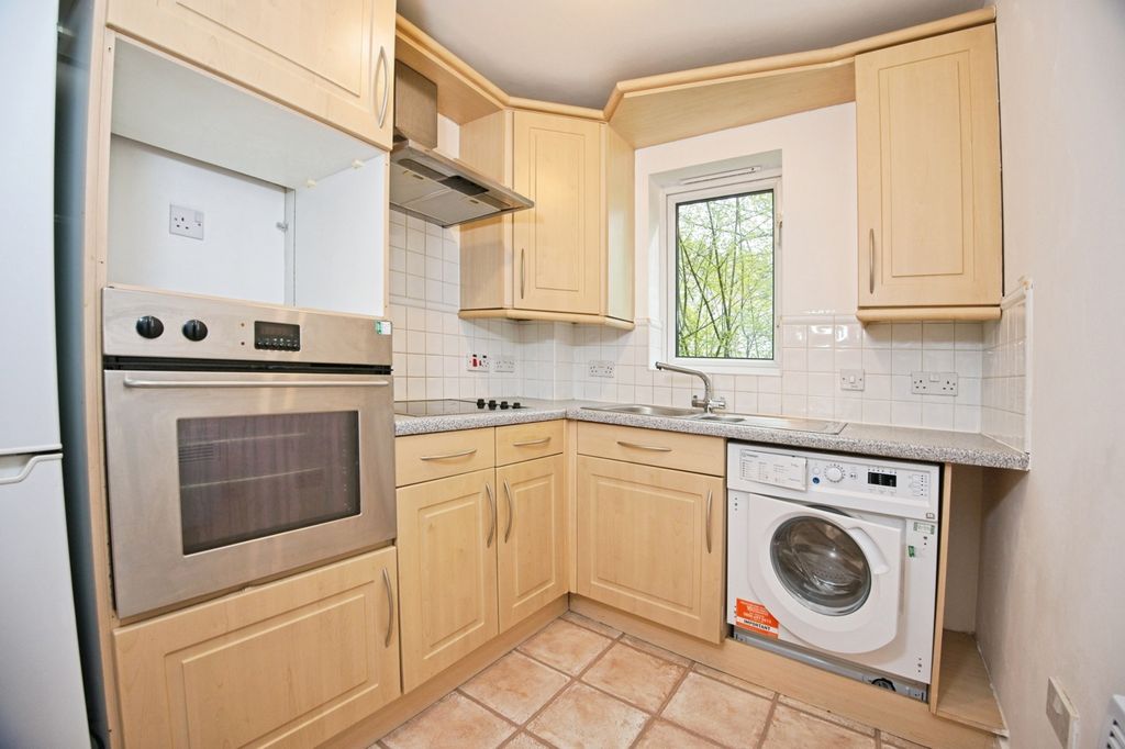 Property photo 3 of 23 Kitchen
