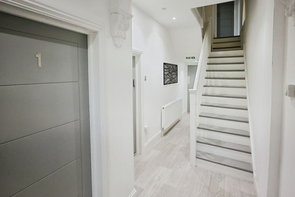 Property photo 2 of 16 Pbox-Img.Jpg