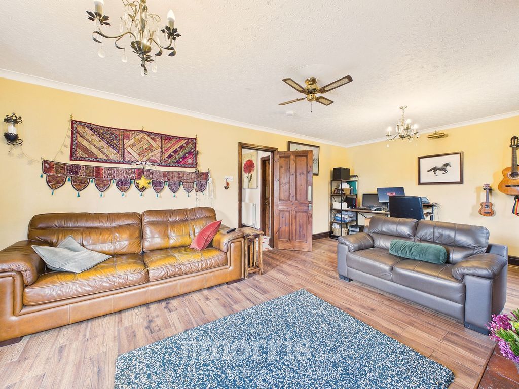 Property photo 3 of 50