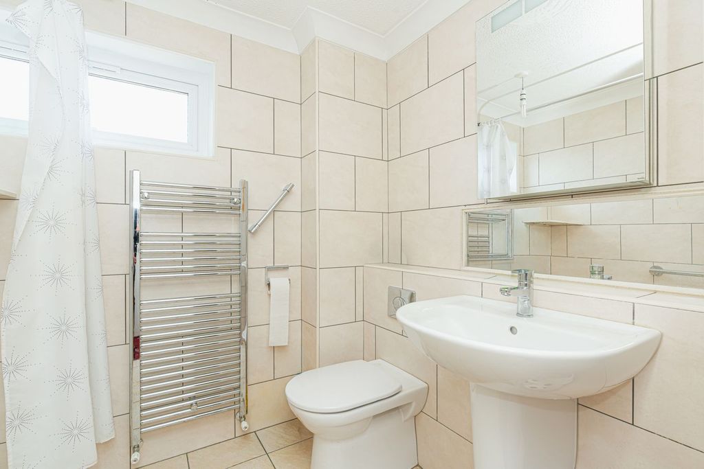 Property photo 2 of 26