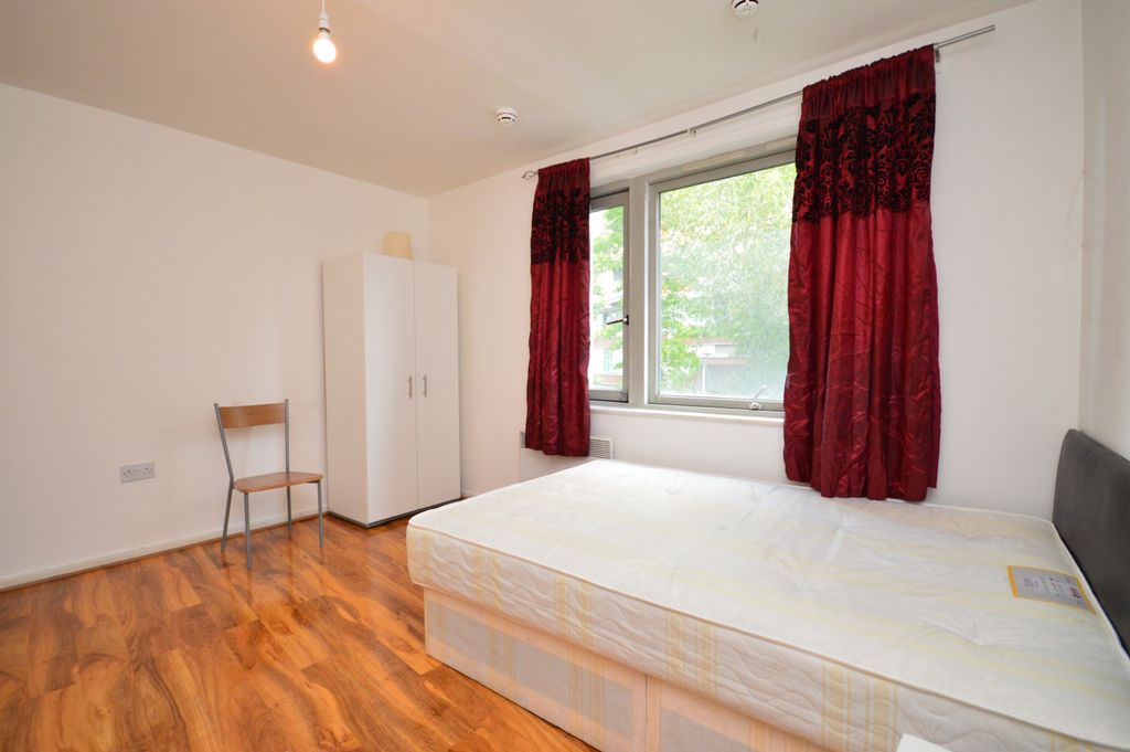 Property photo 1 of 11 3 Bedroom Flat To Rent