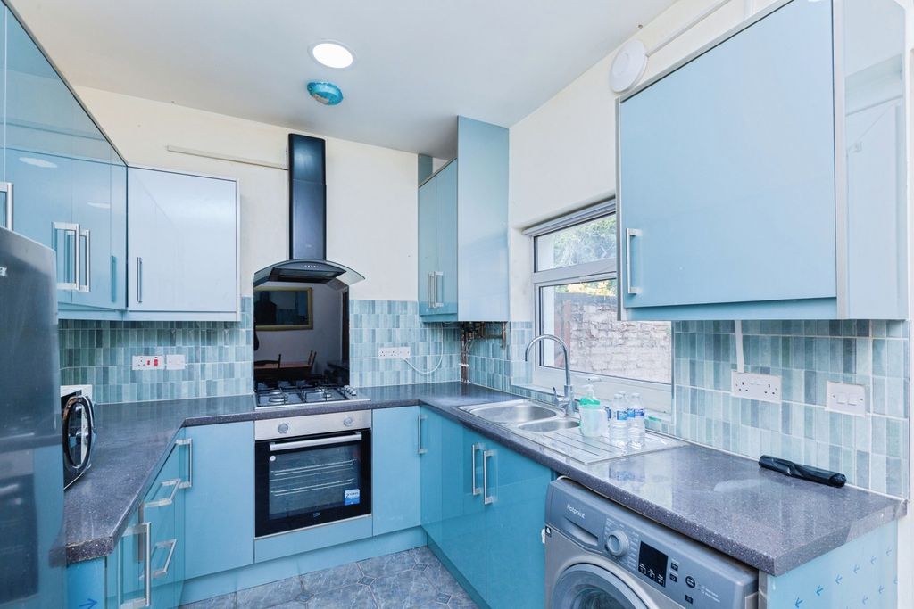 Property photo 3 of 18 Pbox-Img.Jpg