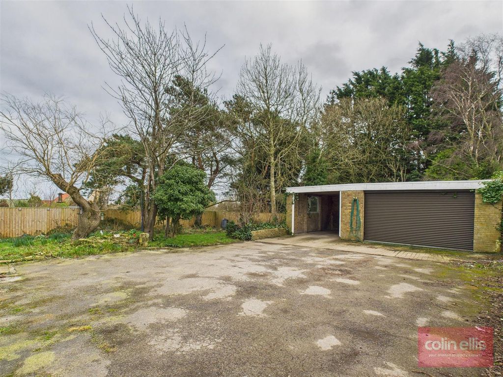 Property photo 3 of 16 Cam05075G0-Pr0045-Still015.Jpg