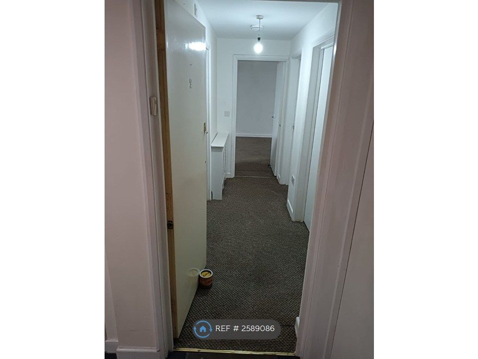 Property photo 2 of 11 Entrance