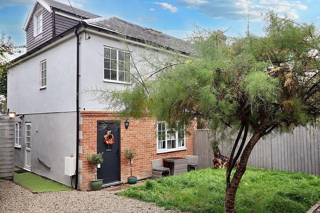 Property photo 1 of 23