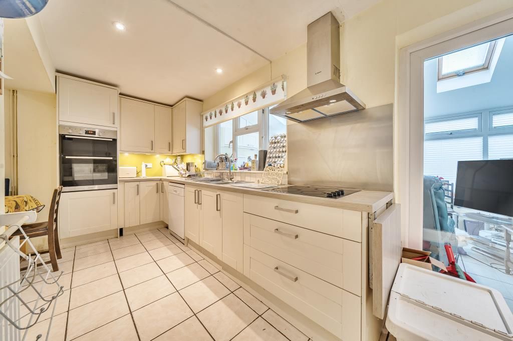 Property photo 2 of 20 Kitchen