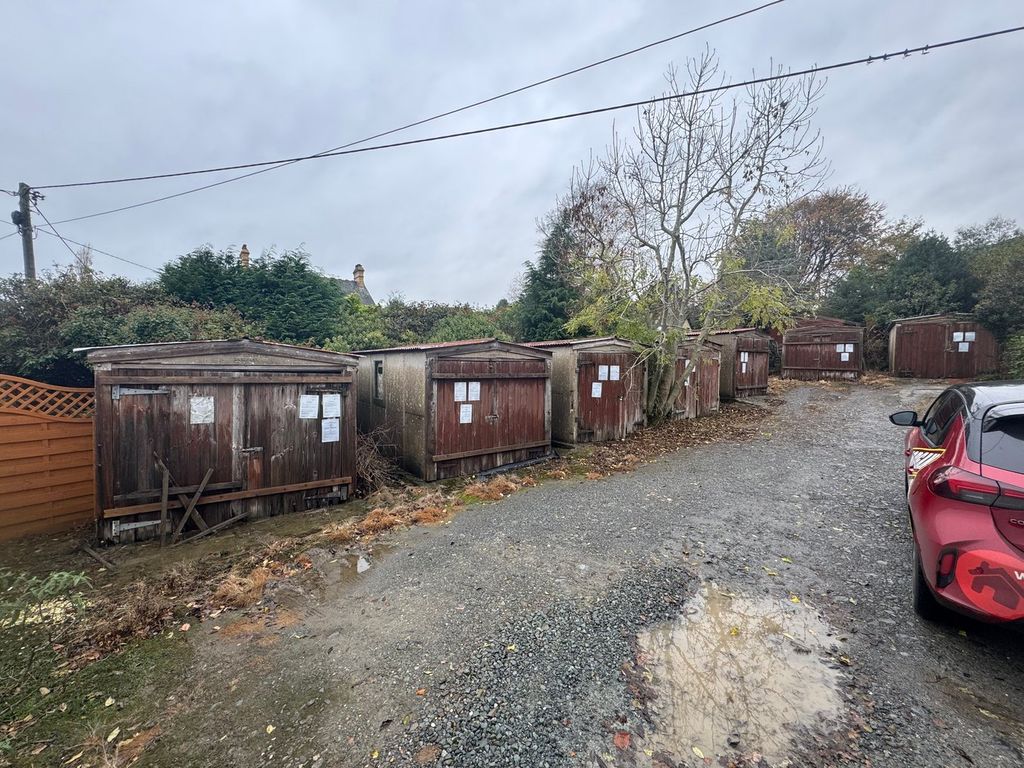 Property photo 3 of 8