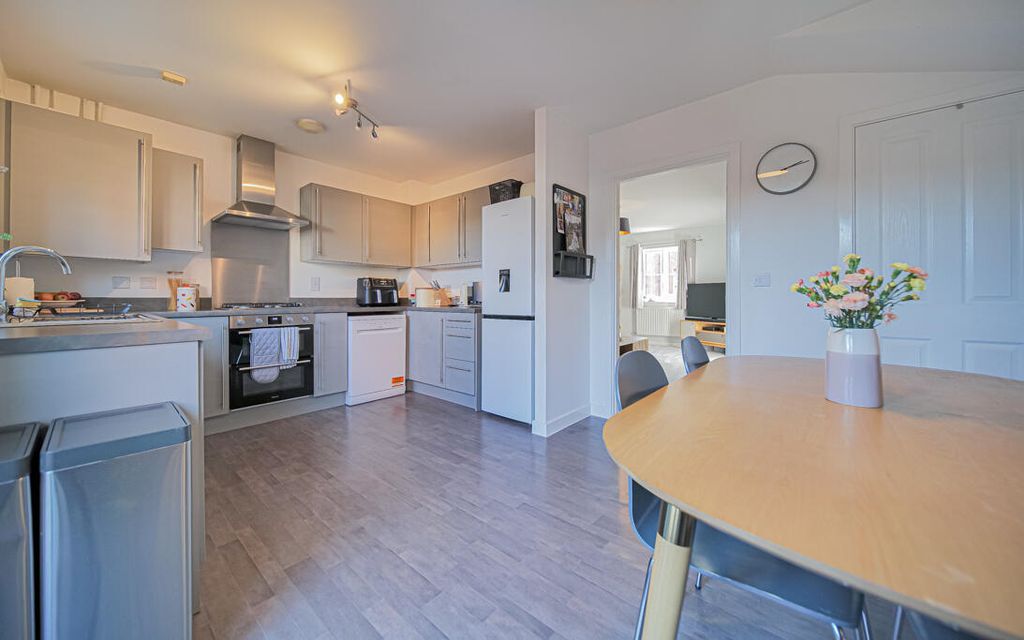 Property photo 2 of 16 P1067195-2.Jpg