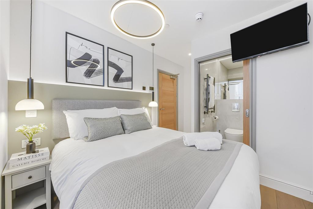 Property photo 1 of 11 One Stay - Studio 2 -Bedroom - Image 8.Jpg