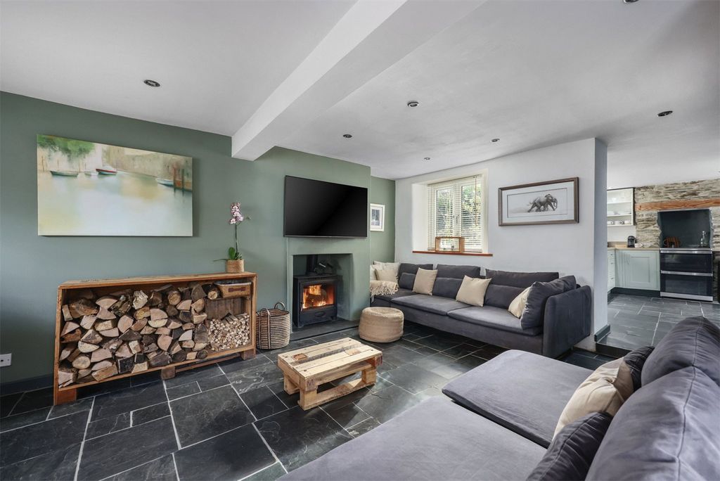 Property photo 2 of 33 Picture No. 31