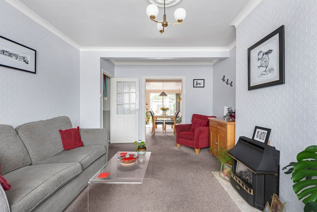 Property photo 2 of 25