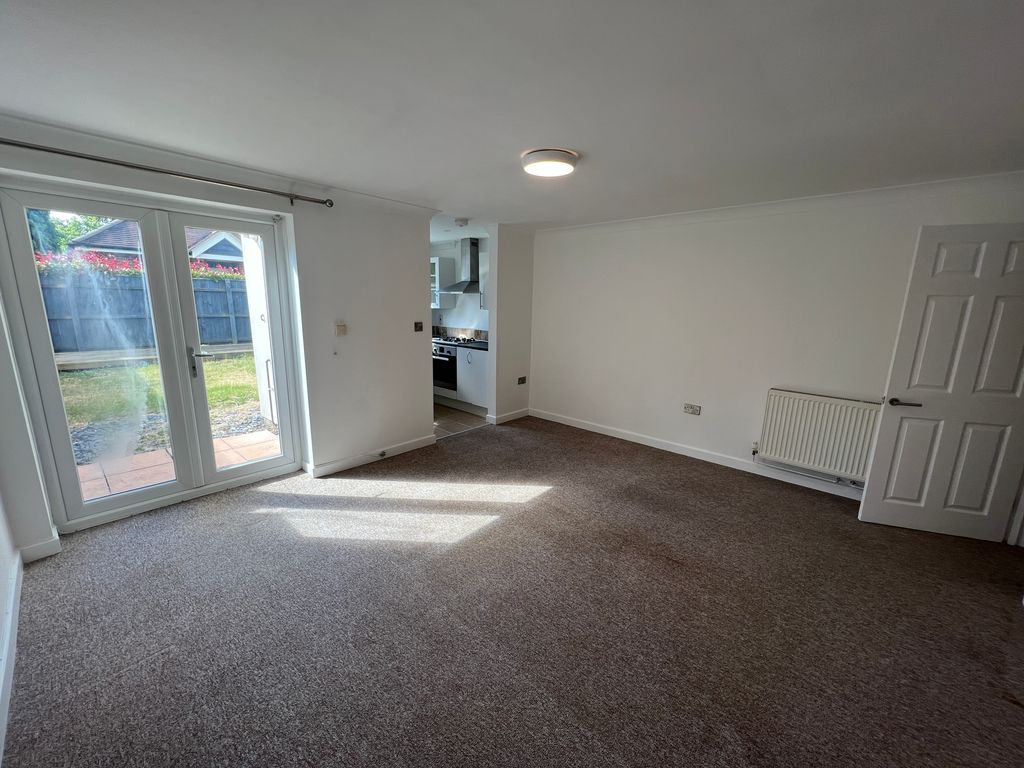 Property photo 1 of 8 Lounge
